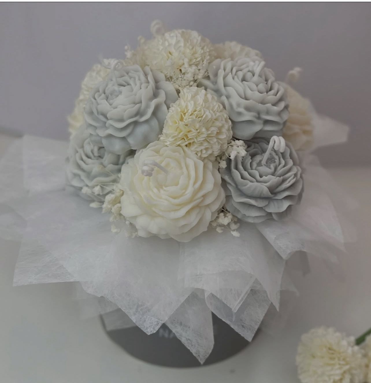Bouquet Eleganza Grigio Perla – Fiori Artigianali Eterni